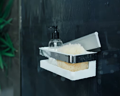 Kromirana zidna polica Keuco Moll s integriranim brisačem za kupaonicu