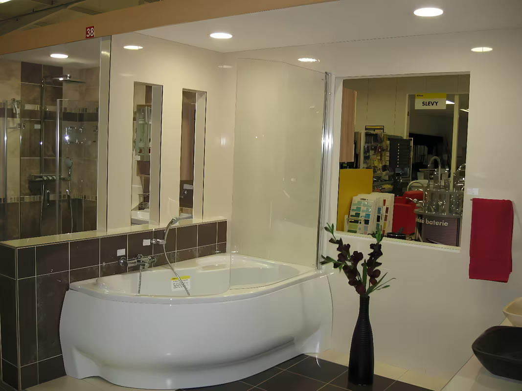 Preklopna paravan za kadu Laguna Fortuna 150 cm u krom izvedbi pro asimetričnu kadu Fortuna Plus.