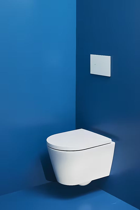 Bijela WC daska Laufen Kartell od duroplasta sa sporim spuštanjem soft Close i skidivom izvedbom.