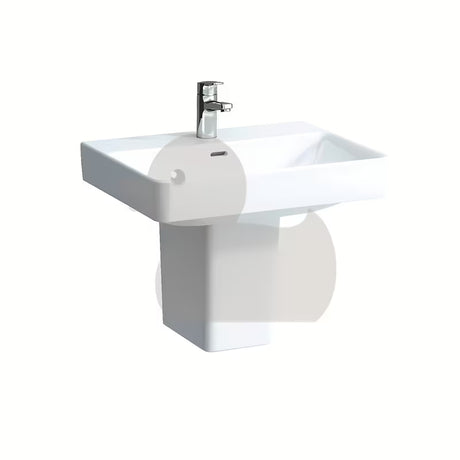 Bijeli viseće keramički umivaonik Laufen Pro S otvorom pro za slavinu u sredini, 60x46,5 cm.