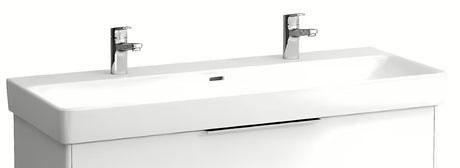 Bijeli viseće dvostruki umivaonik Laufen Pro S 120x46 cm od sanitarne keramike s dva otvora pro slavinu.