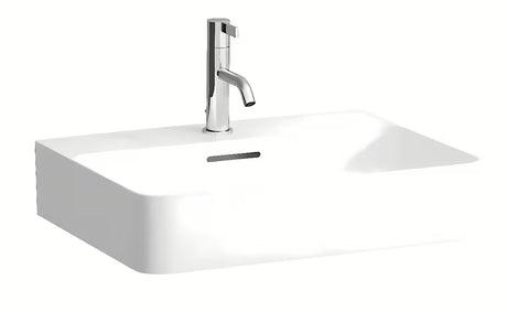 Bijeli viseći umivaonik Laufen Val 55x42 cm od materijala SaphirKeramik sa središnjim otvorom pro slavinu