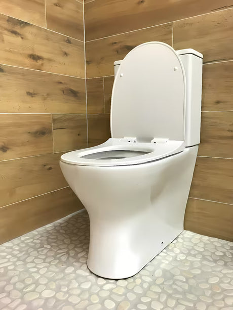 Multi Eur WC kombi Rimless u bijeloj boji s potpuno obloženim donjim dijelom i slim sjedalom soft Close.