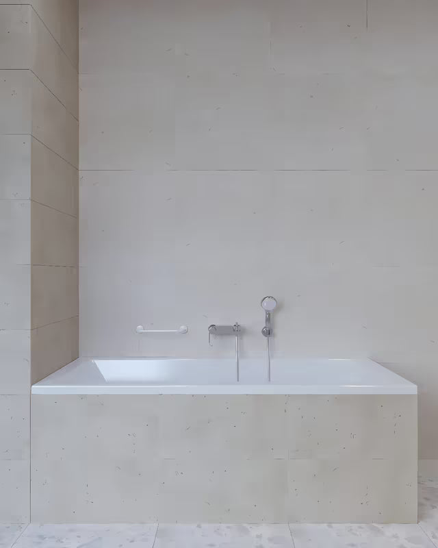 Bijeli zidni ručka za kupaonicu pro za sigurnije kretanje i lakše ustajanje iz kade ili s WC-a