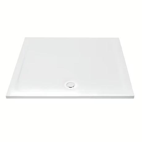 Bijeli dizajnerski sifon za tuš kadu s pokrivnom kapicom, koji ne strši iznad površine kade.