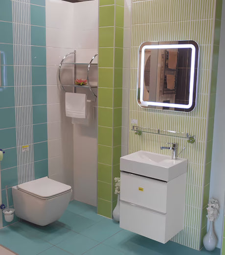 SIKO Multi zidna lučna polica s dozatorom, dvije razine i držač za ručnike u kromiranoj izvedbi.