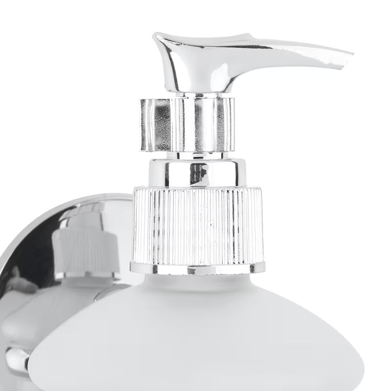 Elegantni dozator sapuna Multi Simple u izvedbi chrome pro za svakodnevnu upotrebu u kupaonici.