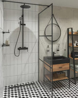 Stojeći regal Naturel Blackframe s crnim metalnim okvirom i MDF pločom u dekoru javora.