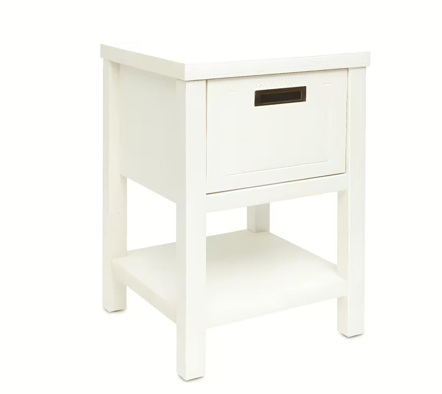 Bijeli stojeći kupaonski ormarić Naturel Country od masivne smreke s četkanom površinom i vratima sa soft-close zatvaranjem.