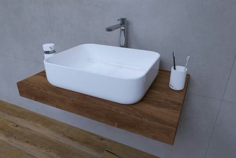 Kupaonski set Naturel Dolce 80x50 cm u dekoru hrasta charleston s umivaonikom na ploču i visokom slavinom.