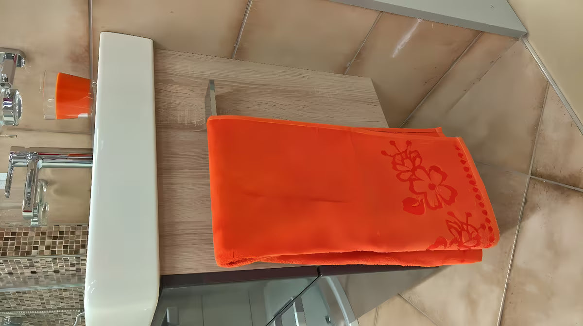 Univerzalni držač ručnika Naturel Chrome pro za montažu vijcima na bočnu stranu kupaonski ormarići.