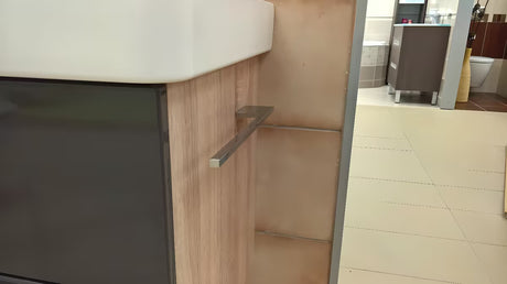 Univerzalni držač ručnika Naturel Chrome pro za montažu vijcima na bočnu stranu kupaonski ormarići.