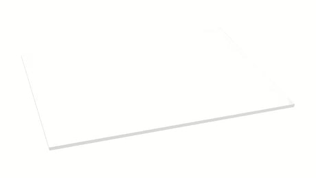 Bijela pokrovna ploča Naturel od materijala SolidSurface s mat površinom pro modernu kupaonicu.