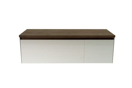 Viseća kupaonski ormarić Naturel Monza s pokrovnom pločom u dekoru oraha i s bijelim rebrastim frontama