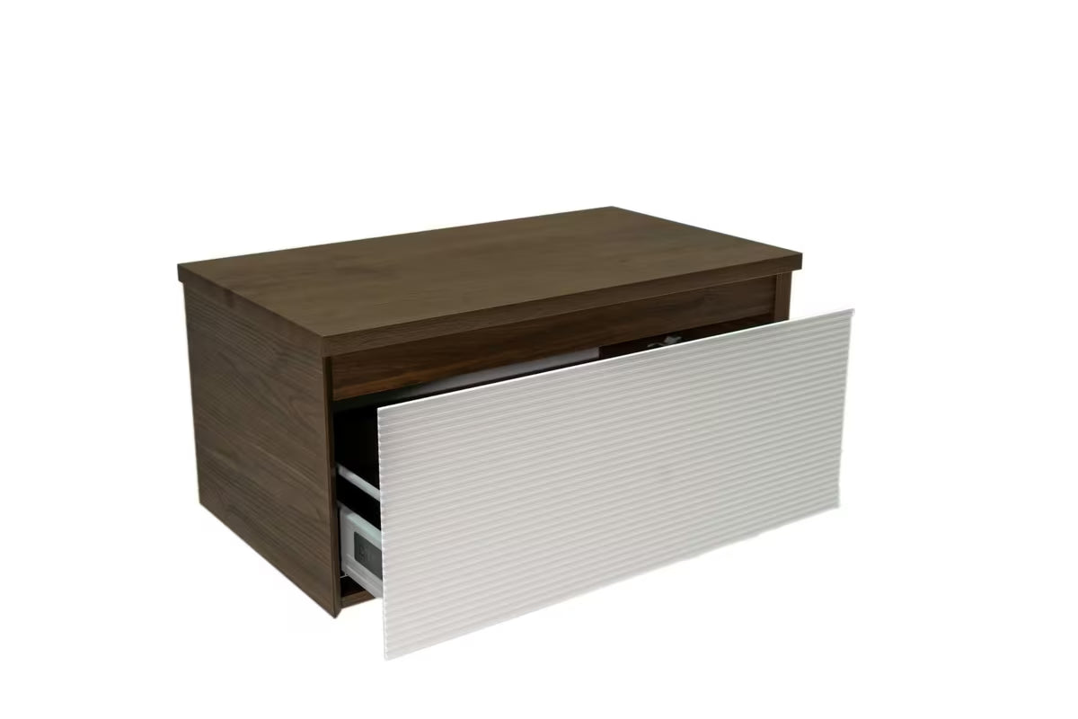 Viseća kupaonski ormarić Naturel Monza s pokrovnom pločom u dekoru oraha i s bijelim rebrastim frontama