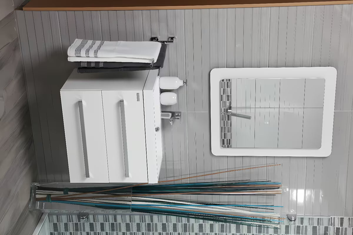 Zidno ogledalo Naturel Pavia 100x75 cm s bijelim okvirom, prikladno za okomitu i vodoravnu montažu.