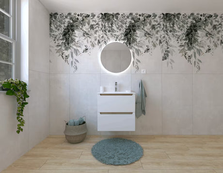 Kupaonski set Naturel Stilla u sjajno bijeloj boji s visećim ormarićem, umivaonikom i ogledalom s LED osvjetljenjem.