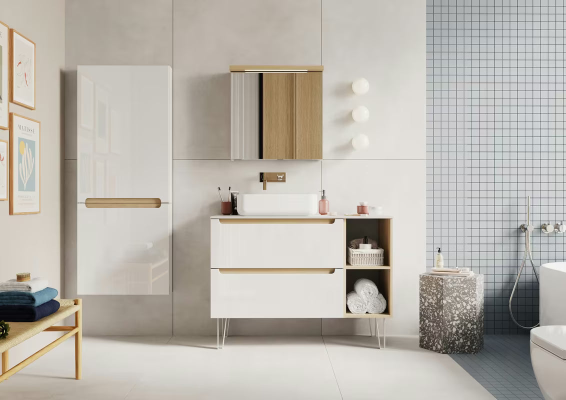 Bijeli ormarić s ogledalom Naturel Stilla 60x60 cm s gornjom LED rasvjetom i vratima