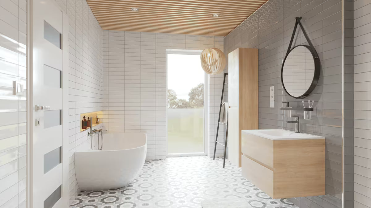 Okruglo viseće ogledalo Naturel promjera 50 cm s crnim kožnim remenom i metalnom kukom.