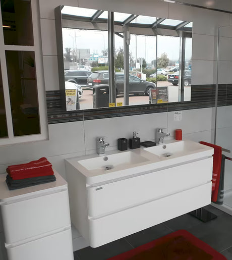 Ormarić s Ogledalom Naturel 120x72 cm u sivo-srebrnoj boji s troja zrcalna vrata