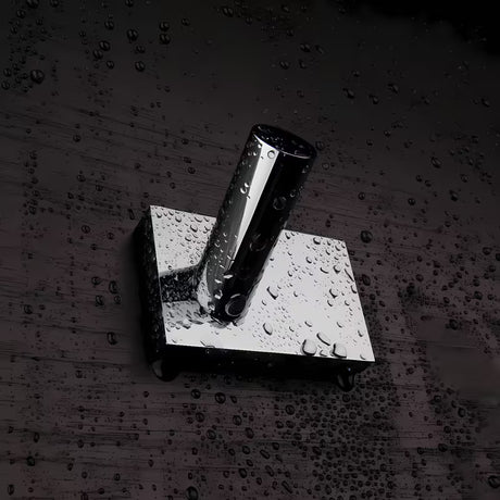 Jednostavni kromirani kukica Nimco Keira od mesinga za modernu kupaonicu