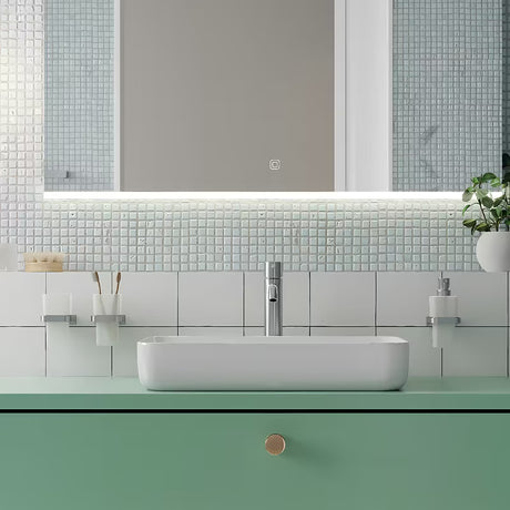 Kromirani dozator za tekući sapun Nimco Maya s posudicom od matiranog stakla, zapremine 250 ml.