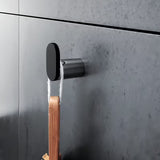 Jednostavni kupaonski kukica Nimco Nava u kombinaciji mat crne i kroma