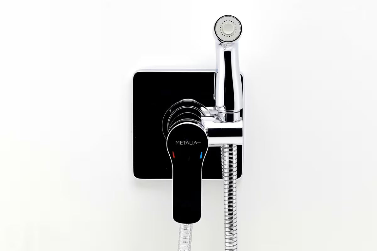 Podžbukna miješalica za bide Novaservis Metalia 54 u krom izvedbi s tušem i STOP ventilom.