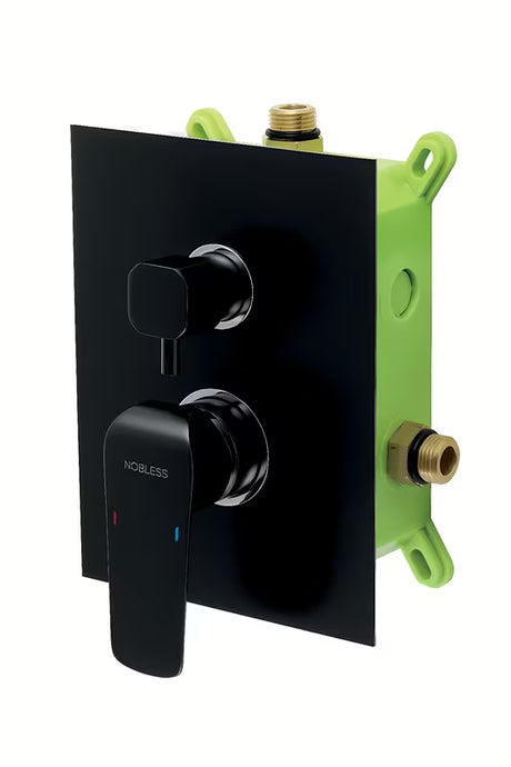 Novaservis Nobless Tina podžbukna tuš i miješalica za kadu u crnoj i krom izvedbi