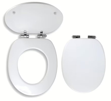 Bijele WC daska Novaservis od lakiranog MDF-a sa sporim zatvaranjem soft Close i kromiranim mesinganim šarkama.