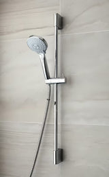 Tuš set Optima Comfort u izvedbi chrome s ručnim tušem, tuš šipkom i tuš crijevom