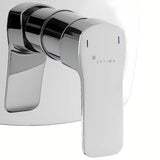 Podžbukna jednoručna baterija miješalica za tuš Optima Cube Way u krom izvedbi čistog minimalističkog dizajna.