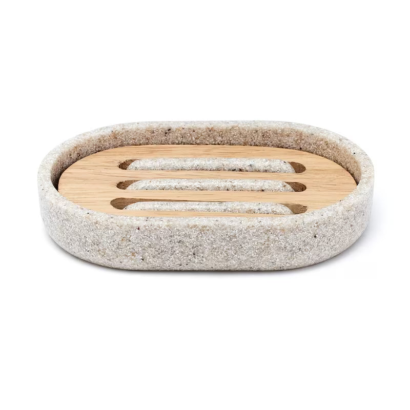 Ovalna posuda za sapun Optima Poly u nijansi light-limestone od polirezina i drva.