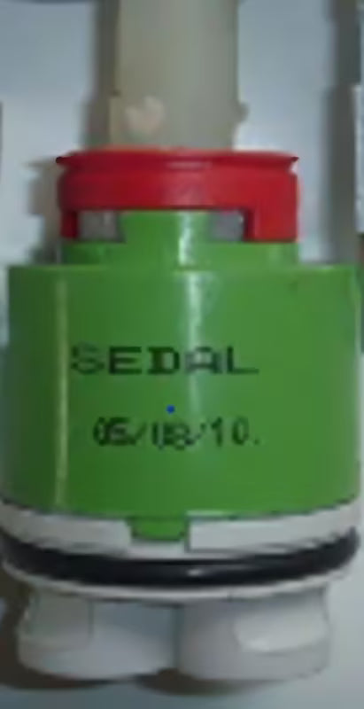 Zamjenski kartuša Optima pro za slavinu pro za glatku regulaciju protoka i temperature vode.