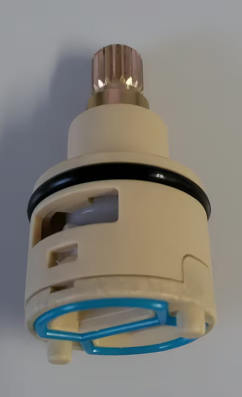 Zamjenski preusmjerivač Optima pro za slavinu kao praktičan dodatak pro za obnovu funkcionalnosti.