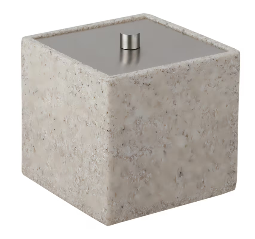 Elegantni višenamjenski kutija s poklopcem Optima Supera u izvedbi light-limestone za kupaonicu.