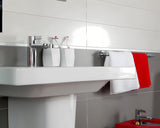 Bijeli držač četkica Optima Suza modernog dizajna za kupaonicu.