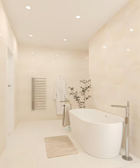 Podna miješalica za kadu Optima Chrome pro samostojeći  kadu s tuš setom u krom izvedbi.