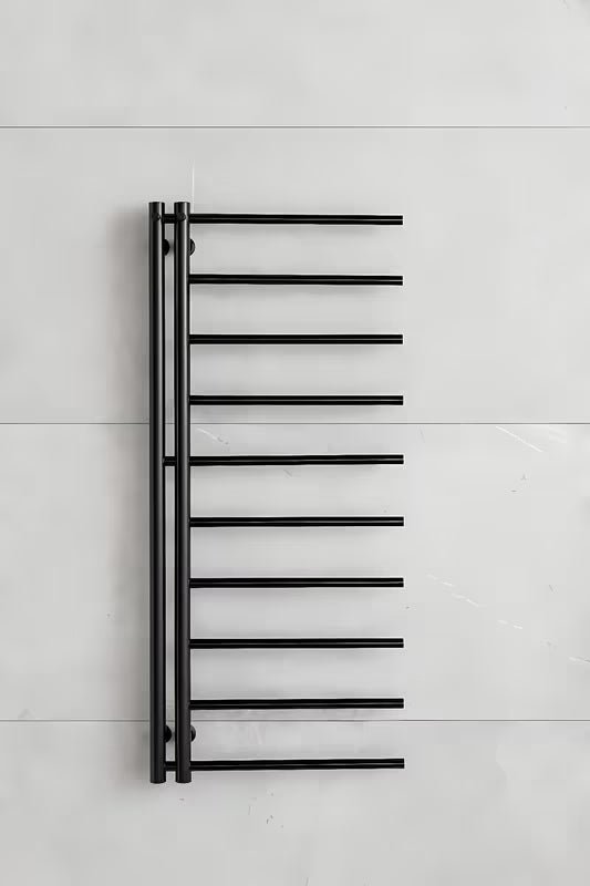 Crni kombinirani radijator P.M.H. Apollo 500x1140 mm sa središnjim priključkom 50 mm