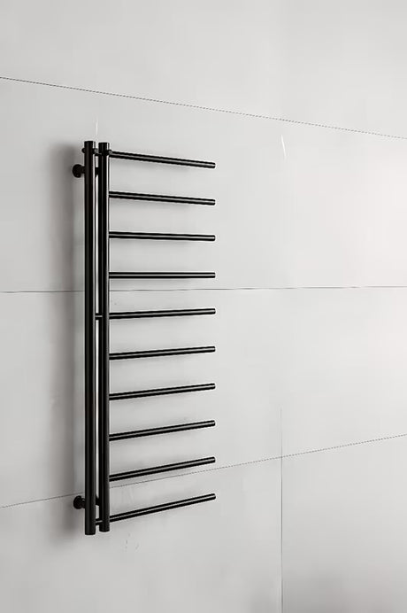 Crni kombinirani radijator P.M.H. Apollo 500x1140 mm sa središnjim priključkom 50 mm