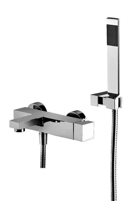 Jednoručna Baterija zidna miješalica za kadu Paffoni Elle u krom izvedbi s tuš setom.