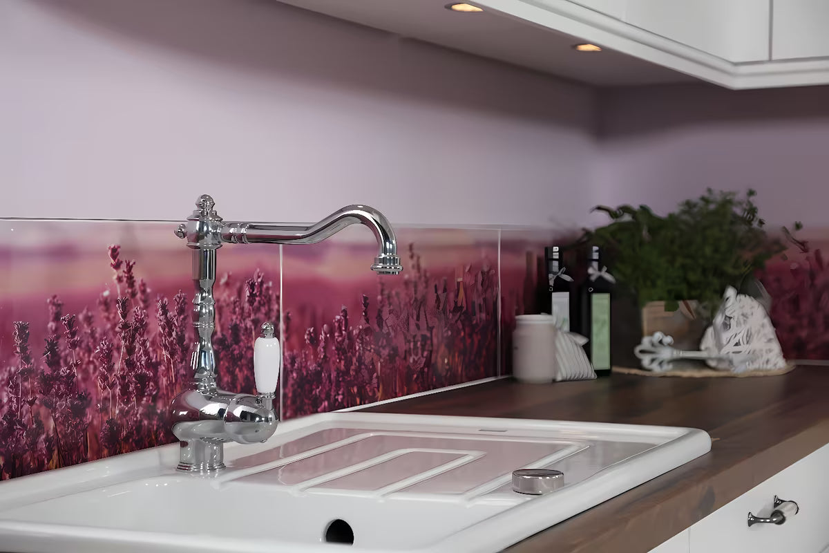 Kromirana miješalica za sudoper Paffoni Ricordi u retro zaobljenom dizajnu s polugom i zakretnim izljevom.