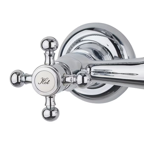 Metalni tuš sustav Paffoni Ricordi u retro dizajnu s nadglavnom i ručnom tuš slušalicom u izvedbi chrome.