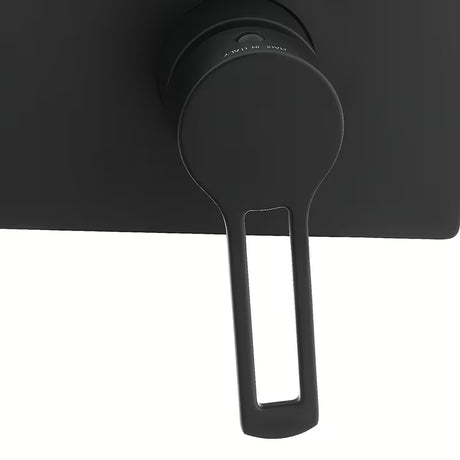 Podžbukna miješalica za umivaonik Paffoni Vallone u mat crnoj izvedbi s mat površinom.