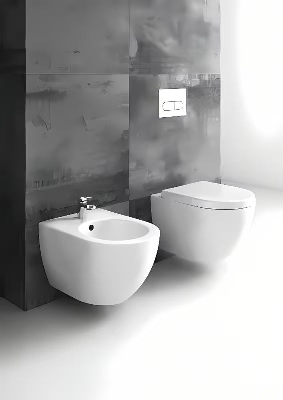 Bijeli viseći bide Ravak Chrome od keramike sa skrivenom montažom EasyFix