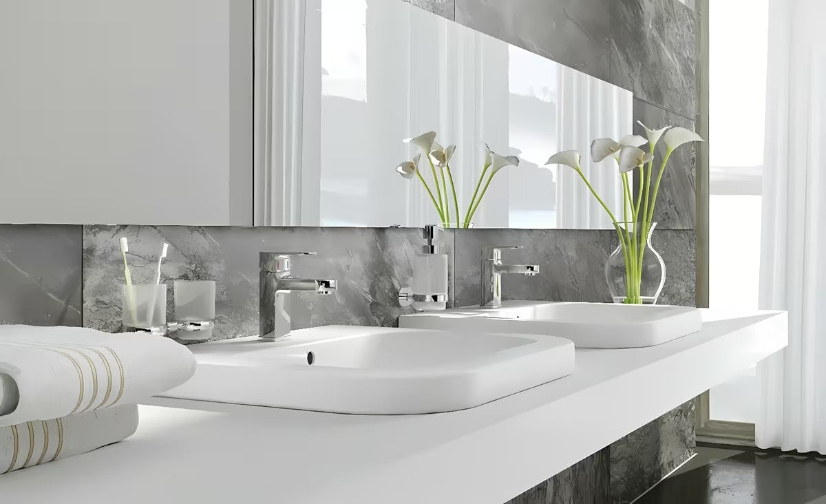 Zidni dozator sapuna Ravak Chrome u sjajnom kromu i mat staklu