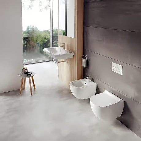 Bijeli viseća WC školjka Ravak Chrome RimOff bez ispirnog ruba sa skrivenim pričvršćenjem EasyFix