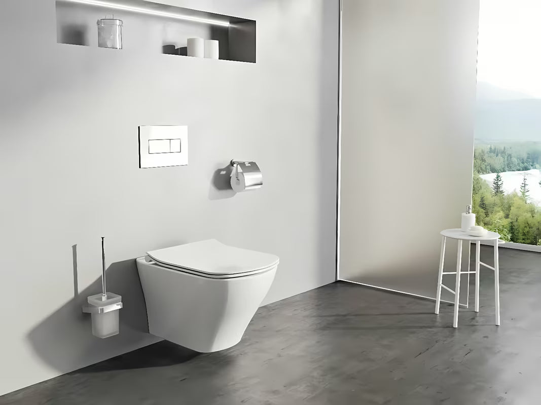 Bijeli viseća WC školjka Ravak Classic s bezrubnom tehnologijom RimOff i skrivenim pričvršćenjem