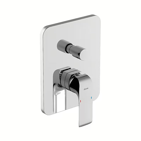 Podžbukna 2-smjerna tuš i miješalica za kadu Ravak Flat u sjajnoj krom izvedbi.