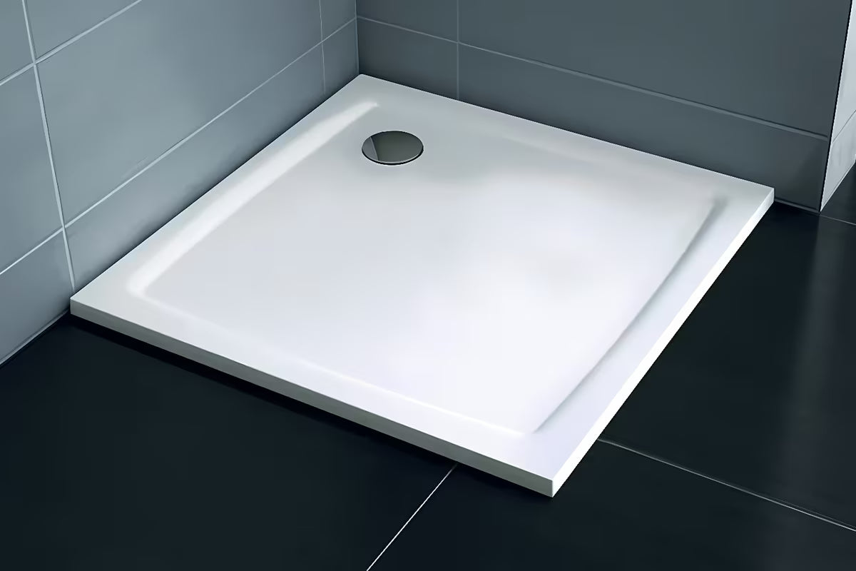 Bijela kvadratna tuš kada Ravak Perseus Pro Flat 90x90 cm od lijevanog mramora s glatkom površinom